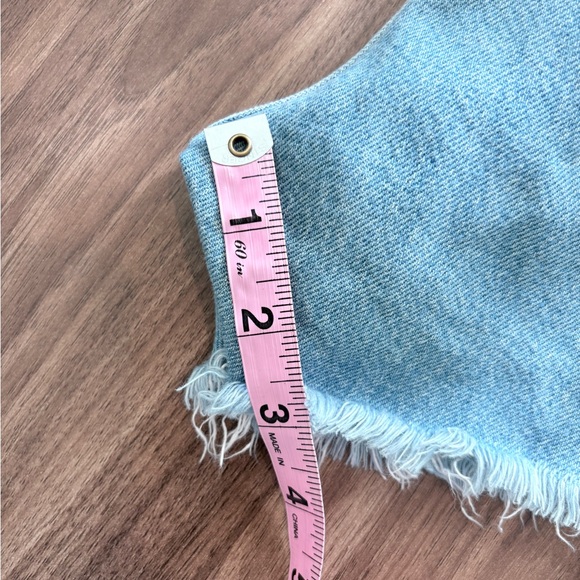 Two Levi's 501 cut-off shorts - Picture 12 of 14